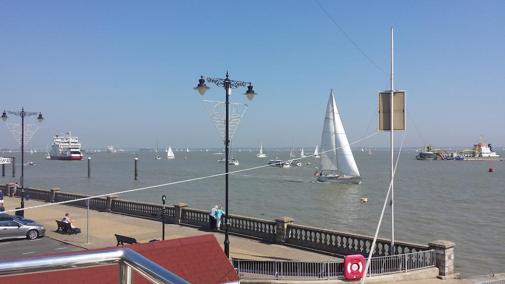 Gray'S Inn Cowes  Exterior foto